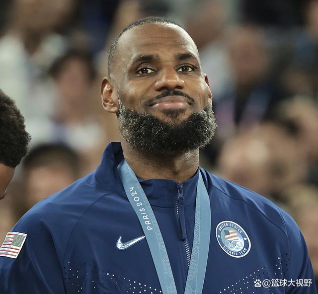 浓眉哥在法国队比赛中回归赛场，出色防守引发热议！(韩国队打中国队足球)